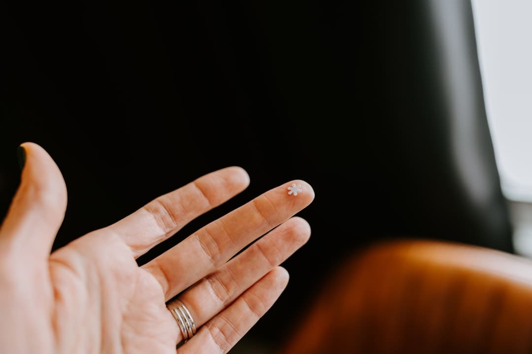 三甲医生回应易烊千玺刮痧高烧 刮痧后洗澡需谨慎